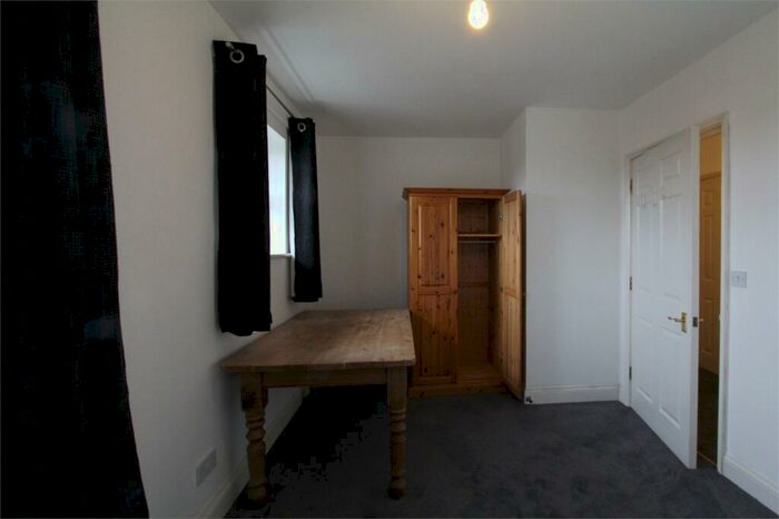 2 Bedroom Apartment To Rent In De Havilland Road, Edgware, HA8