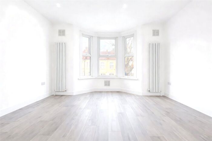 4 Bedroom Detached House To Rent In Charlemont Road, London, E6