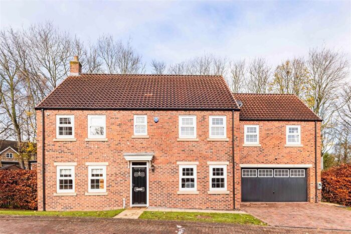 5 Bedroom Detached House For Sale In Castle Court, Scarcroft, Leeds, LS14
