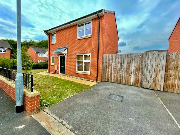 3 Bedroom Semi-Detached House To Rent In Woodpecker Road, Chorlton, M21