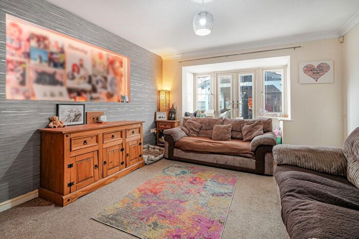 4 Bedroom End Terrace House For Sale In Parkgate, Rotherham, S63