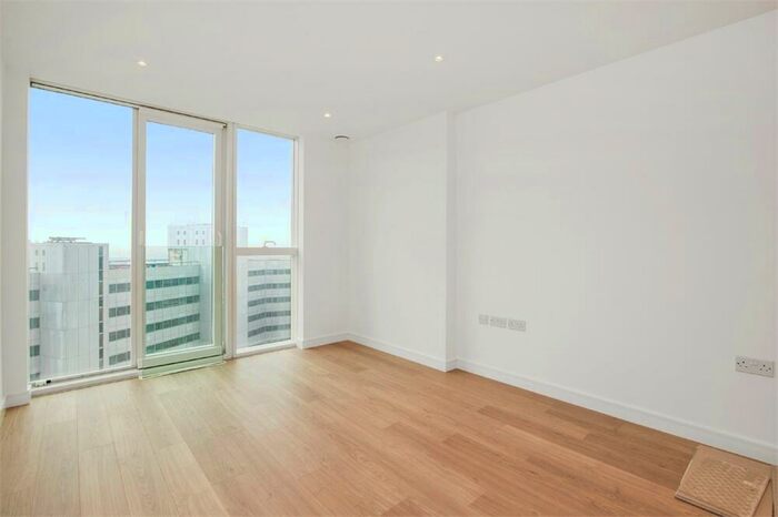 1 Bedroom Apartment To Rent In Pinnacle Apartments, Saffron Central Square, Croydon, CR0