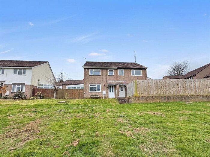 3 Bedroom Semi-Detached House For Sale In Reedling Close, Broadwey, DT3