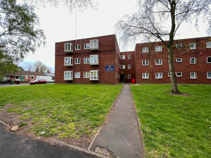 1 Bedroom Flat To Rent In The Crescent, Bilston, West Midlands, WV14