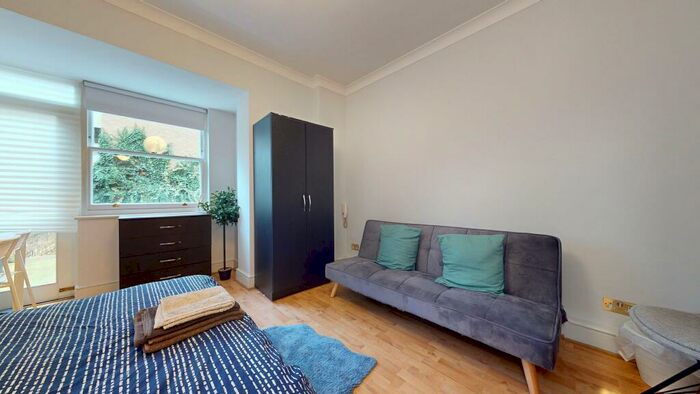 2 Bedroom Flat To Rent In Balfe Street, N1