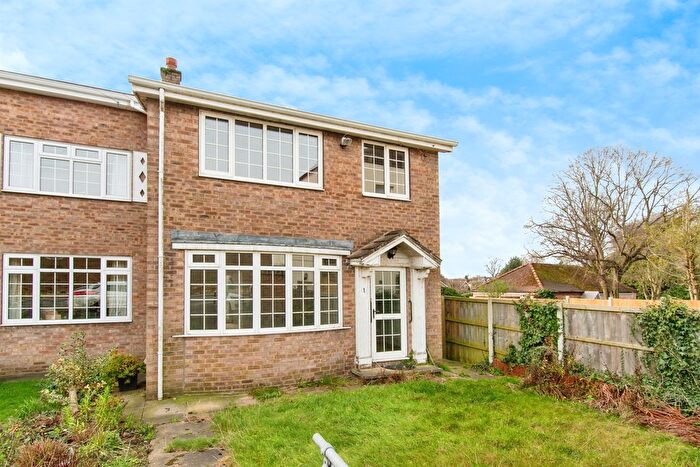 3 Bedroom End Of Terrace House For Sale In Beechlands, Pontefract, WF8