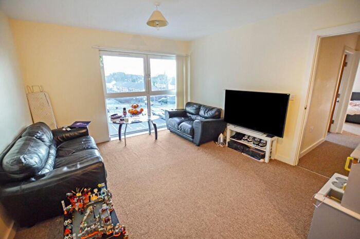 2 Bedroom Flat To Rent In Bishops Corner, Stretford Road, Hulme, Manchester, M15