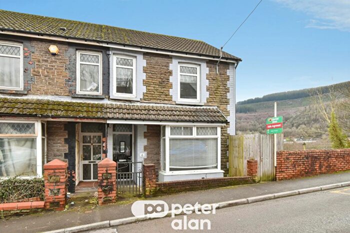 3 Bedroom Town House For Sale In Brynmair Road, Aberdare, CF44