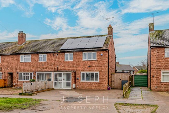 3 Bedroom End Of Terrace House For Sale In Hawthorn Drive, Ipswich, IP2