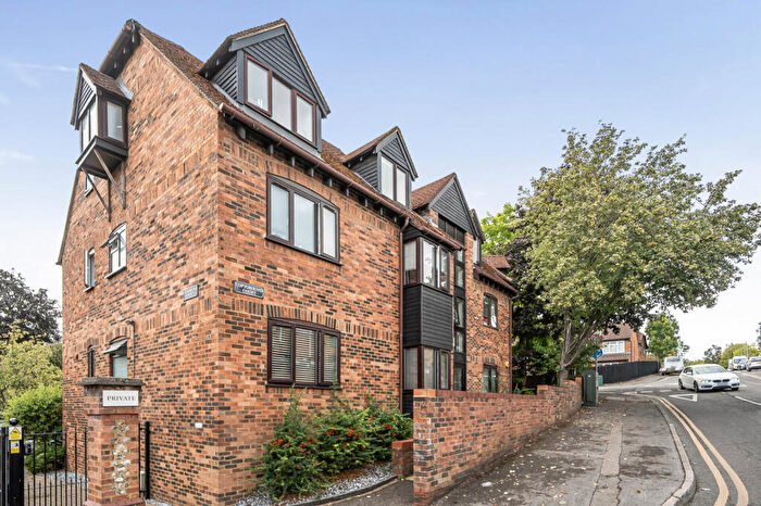 2 Bedroom Apartment For Sale In Copyground Lane, High Wycombe, HP12