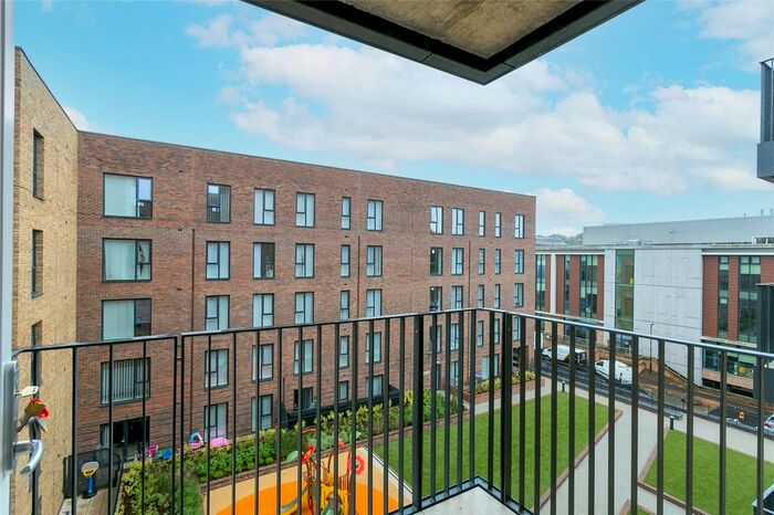 1 Bedroom Flat To Rent In Dacorum Way, Hemel Hempstead, Hertfordshire, HP1