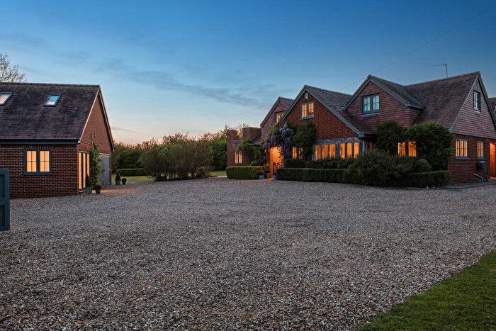 4 Bedroom Detached House For Sale In Rotherfield Greys, Henley-On-Thames, RG9