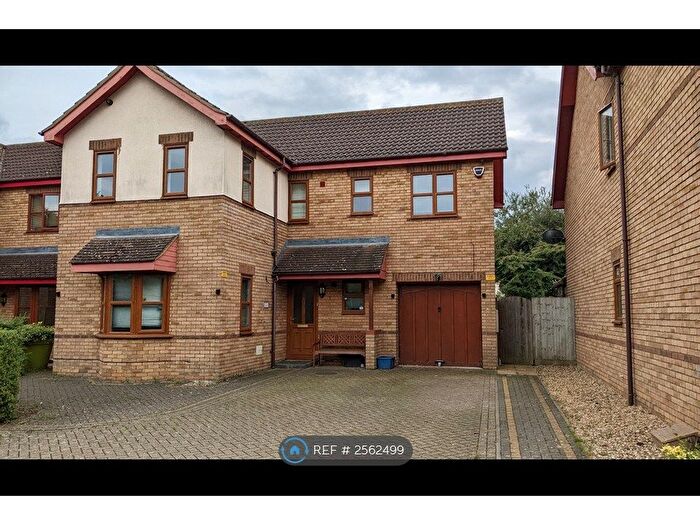 5 Bedroom Detached House To Rent In Pastern Place, Downs Barn, Milton Keynes, MK14