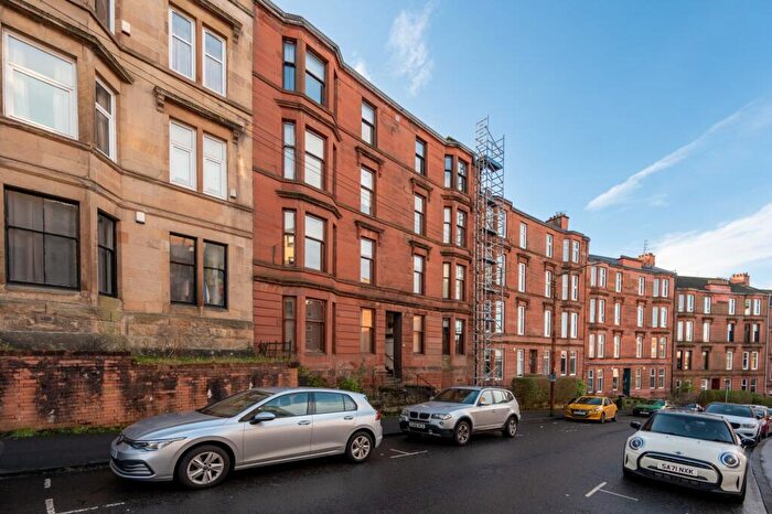 2 Bedroom Flat To Rent In Oban Drive, Flat -, North Kelvinside, Glasgow, G20