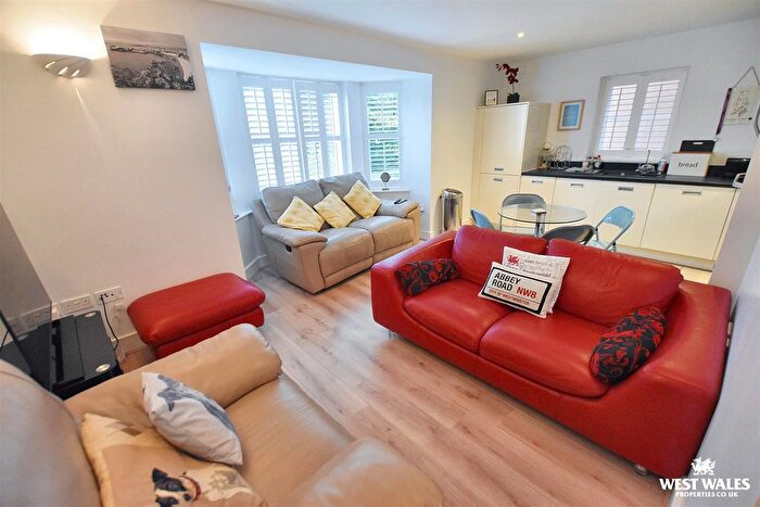 2 Bedroom Flat For Sale In Rhodewood House Apartments, St. Brides Hill, Saundersfoot, SA69