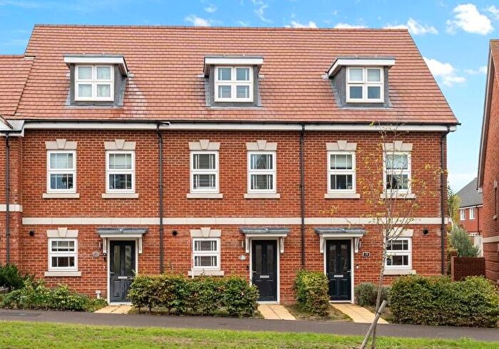 3 Bedroom Terraced House For Sale In Oak Avenue, Wokingham, Berkshire, RG40