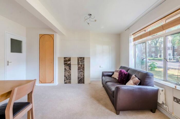 Studio To Rent In Rodenhurst Road, Clapham Park, London, SW4