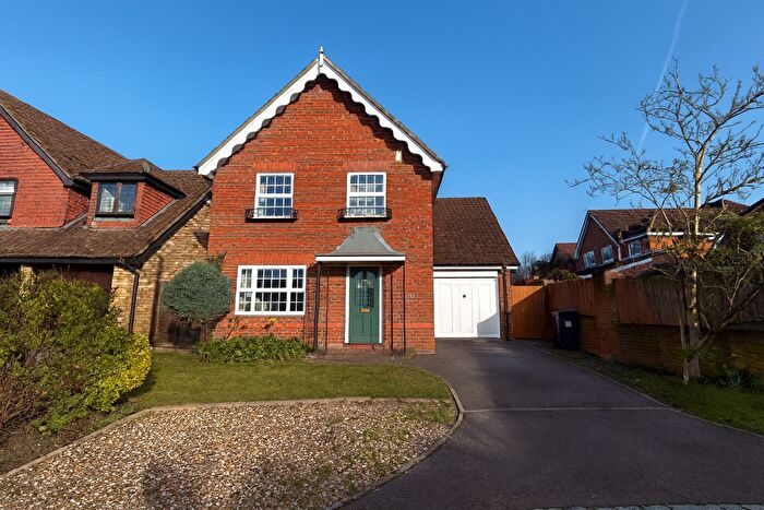 4 Bedroom Detached House For Sale In Jarvis Drive, Twyford, Reading, Berkshire, RG10