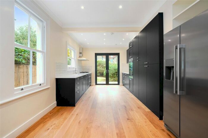 3 Bedroom Semi-Detached House To Rent In Sharon Road, London, W4