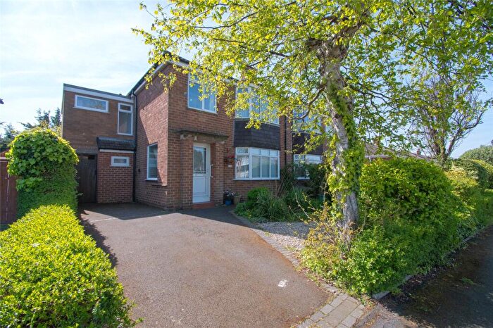 4 Bedroom Semi Detached House For Sale In Bridgenorth Road, Pensby, Wirral, CH61