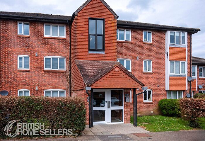 1 Bedroom Flat For Sale In Atterbury Close, Westerham, Kent, TN16