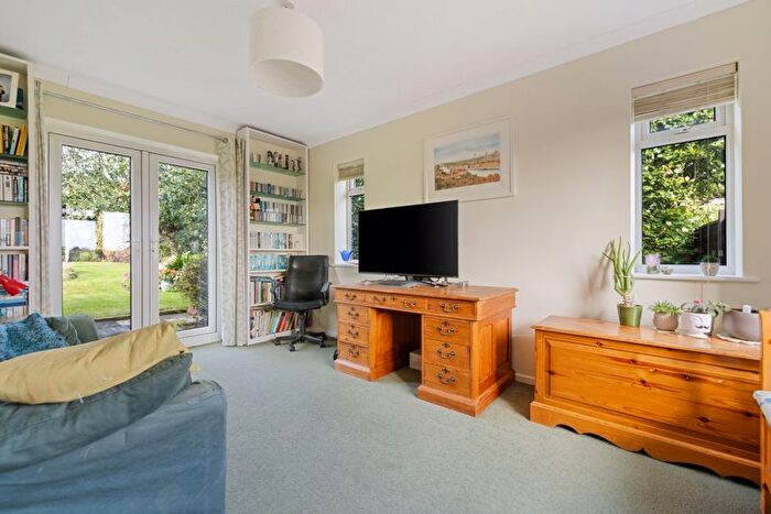 4 Bedroom Detached House For Sale In Nettleton Avenue, Chichester, PO20