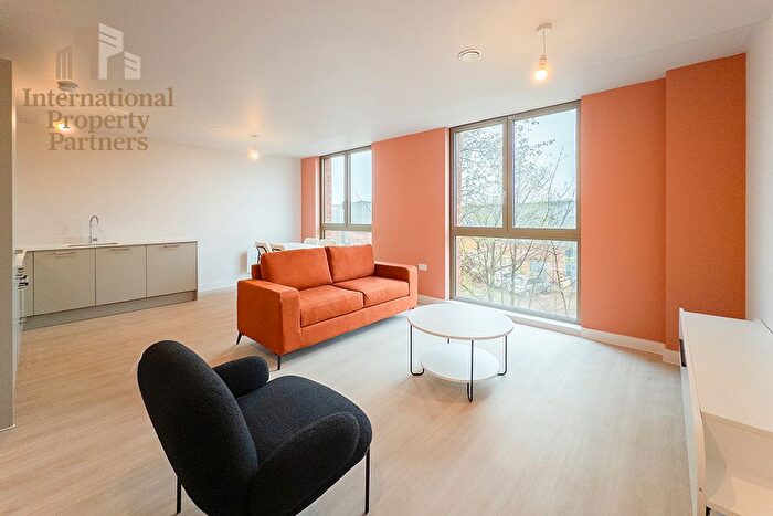 2 Bedroom Flat To Rent In Trafford Gardens, Botanical Avenue, Manchester, M16