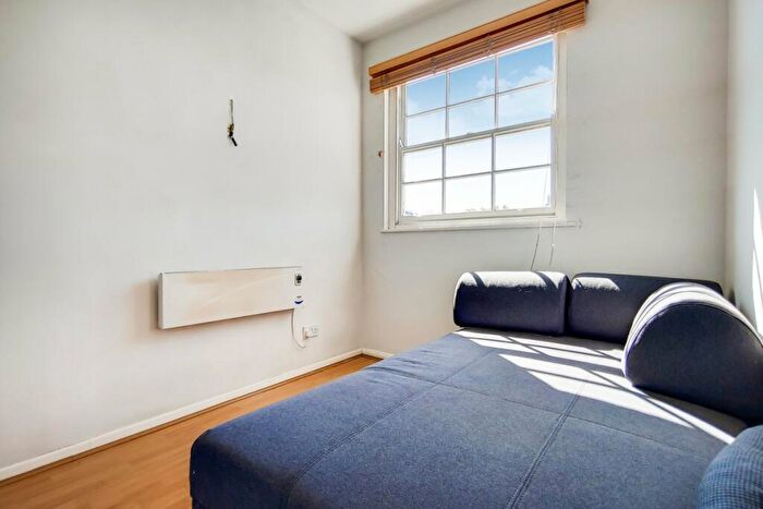 1 Bedroom Flat To Rent In Offord Road, Islington, N1