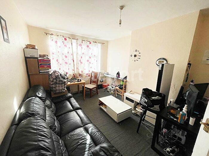 2 Bedroom Flat To Rent In Bridgeford Lodge, Frank Street, London, E13