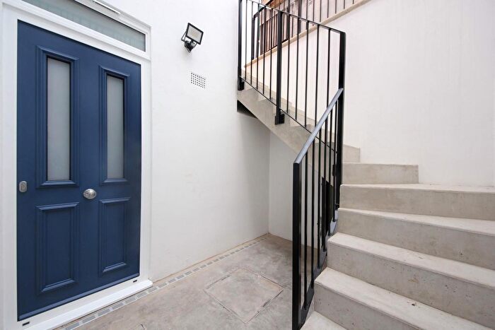 Studio To Rent In Cumberland Park, W3