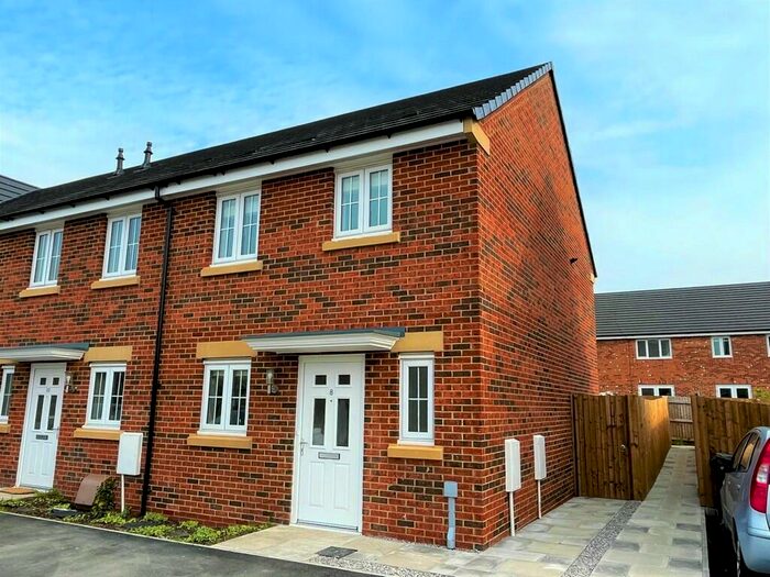 3 Bedroom Semi-Detached House To Rent In Greenwood, Warton, Preston, PR4