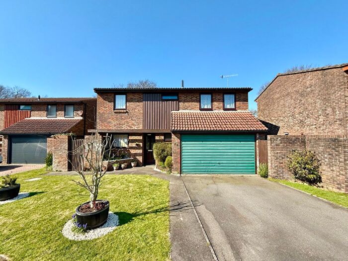 4 Bedroom Detached House For Sale In Portfield Close, Bexhill-On-Sea, TN40