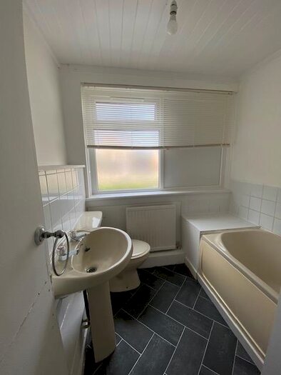 1 Bedroom Flat To Rent In Greenlaw Avenue, Wishaw, ML2