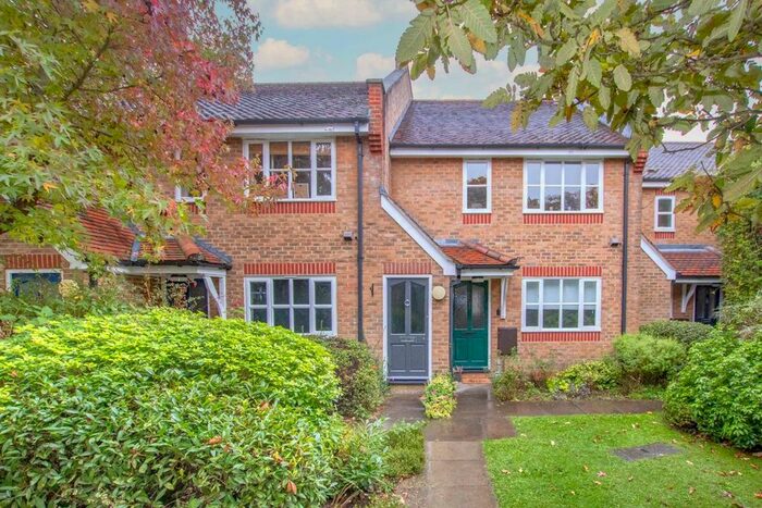 2 Bedroom Flat To Rent In Thames Street, Sunbury-On-Thames, TW16