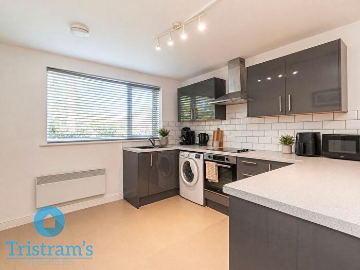 2 Bedroom Flat To Rent In Chelsea Street, New Basford, NG7