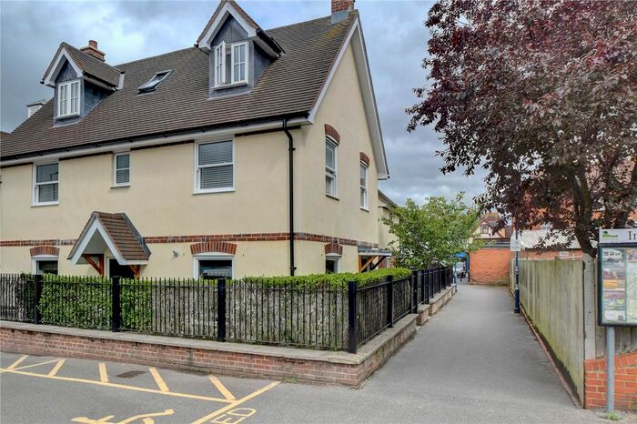 1 Bedroom Flat To Rent In Chapel Street, Petersfield GU32