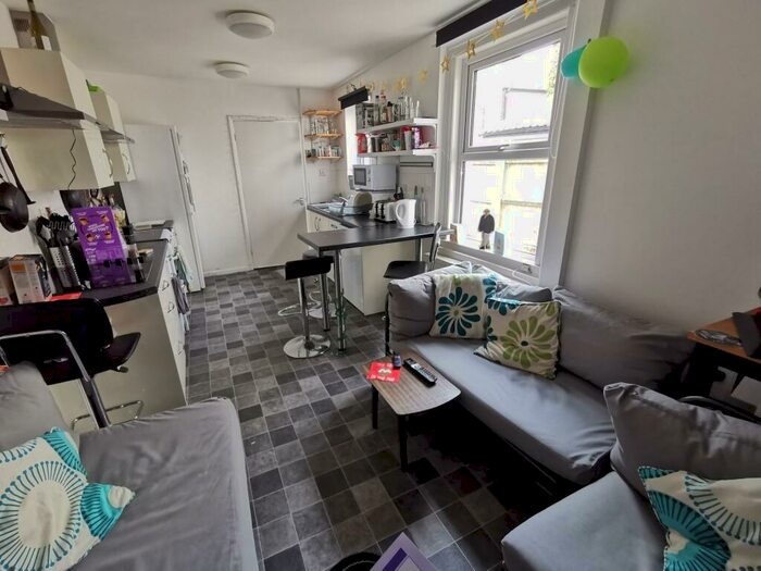 6 Bedroom Terraced House To Rent In Brunswick Road, Norwich, NR2