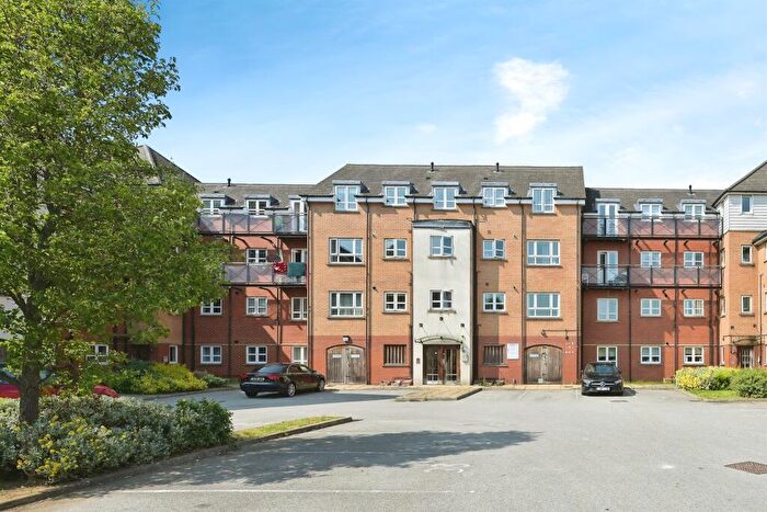 2 Bedroom Flat For Sale In River View, Northampton, NN4
