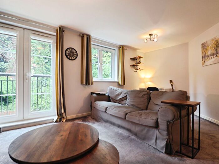 2 Bedroom Flat For Sale In Whitworth Square, Whitchurch, Cardiff, CF14