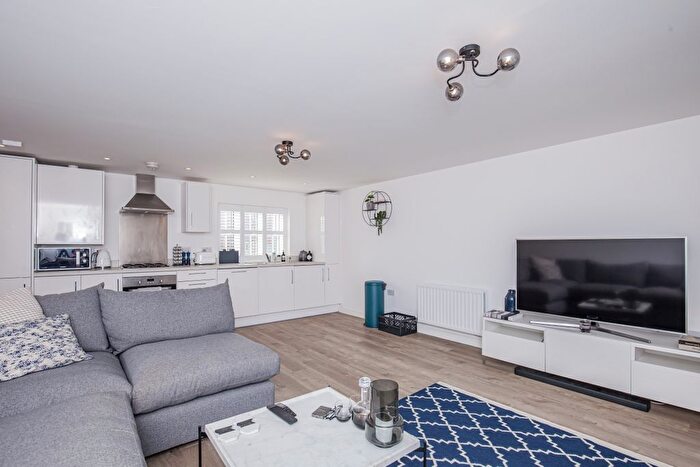 2 Bedroom Flat To Rent In Aintree Way, Bicester, OX26
