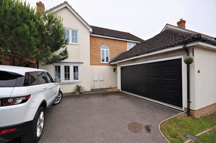 4 Bedroom Detached House To Rent In Woodcutters Close, Hornchurch, RM11