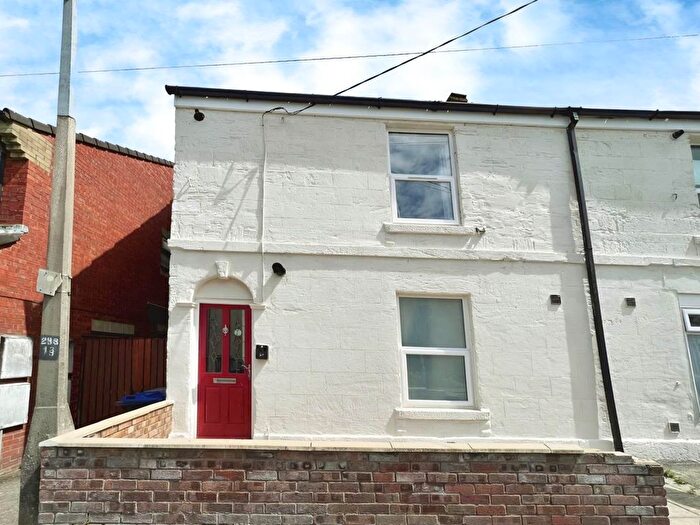 Studio To Rent In Bond Street, Trowbridge, Wiltshire, BA14