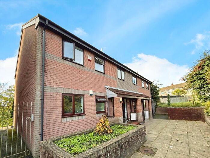 2 Bedroom Flat For Sale In Malvern Court, Malvern Road, St George, Bristol, BS5