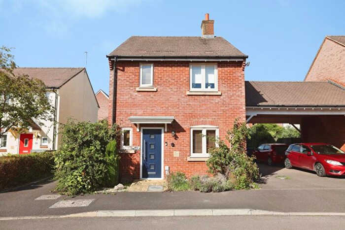 3 Bedroom Detached House For Sale In Primrose Place, Durrington, Salisbury, SP4
