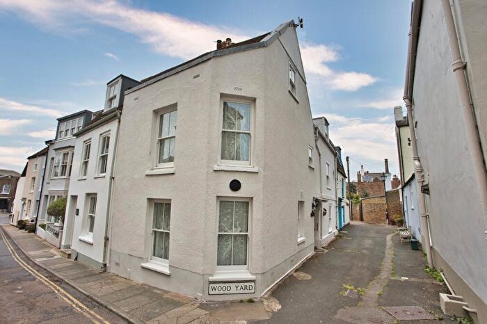 3 Bedroom Semi-Detached House For Sale In Oak Street, Deal, CT14