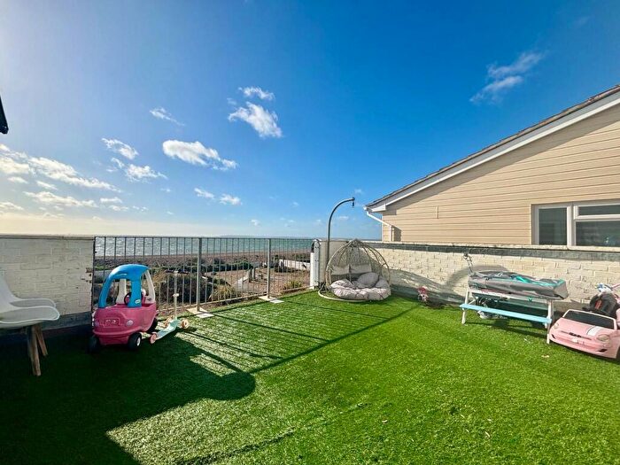 4 Bedroom Flat To Rent In Southwood Road, Hayling Island, PO11