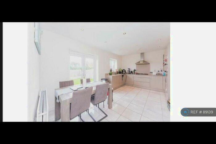 4 Bedroom Detached House To Rent In New Lincoln Road, Ellesmere Port, CH65