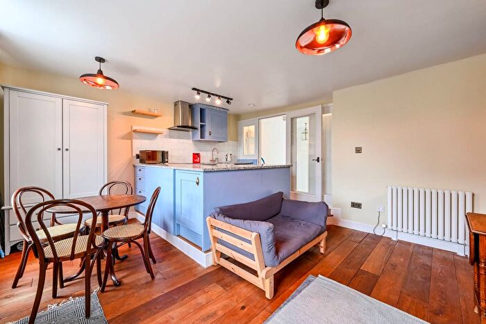 1 Bedroom Flat To Rent In Arlington Road, Camden, London, NW1