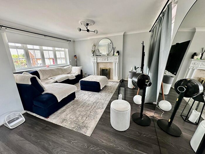 2 Bedroom Detached Bungalow For Sale In Mallard Avenue, Barnby Dun, Doncaster, DN3
