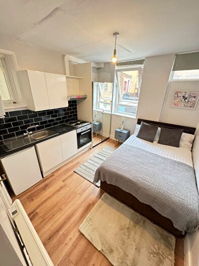 1 Bedroom Studio To Rent In West Green Road, London, N15